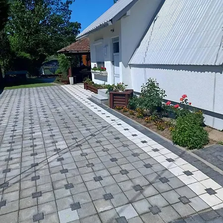 Vikendica Drinski Mir Holiday home *